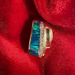 Vintage 14K Green Opal Inlaid 11 Diamonds (Channel Set) Y/G Slide Pendant